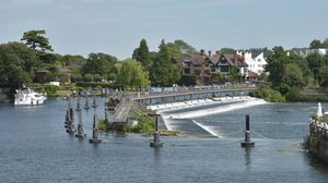 Marlow River Thames 2- click for photo gallery